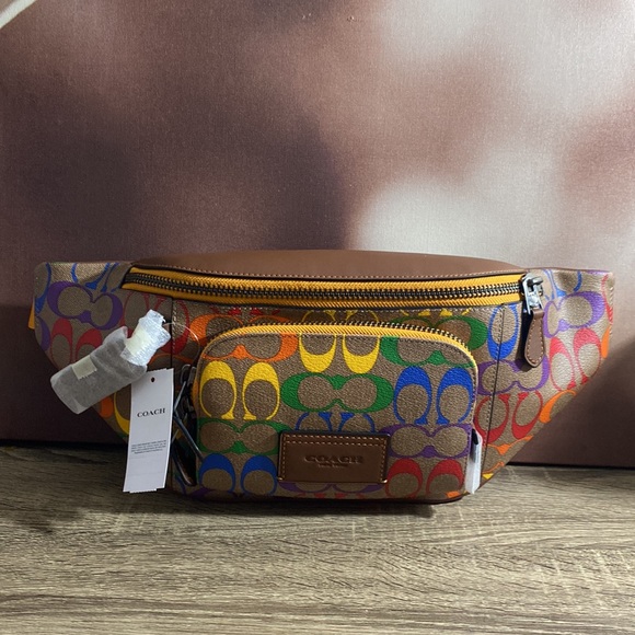 Coach Track Belt Bag In Rainbow Signature Canvas NWT - Picture 1 of 10
